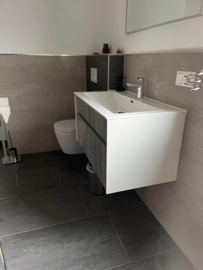 Propeller Gaestehaus Og Eppingen Ngoại thất bức ảnh